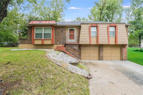 1008 Nw Arlington Ct, Blue Springs, MO, 64015-2802 | Card Image