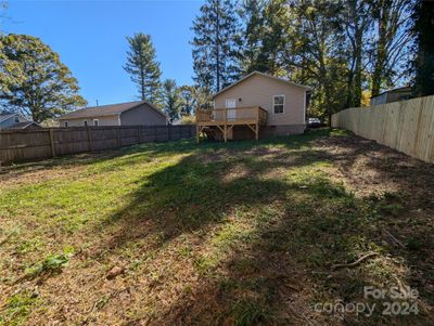 19 Olde Jordan Street, House other with 2 bedrooms, 1 bathrooms and null parking in East Flat Rock NC | Image 3