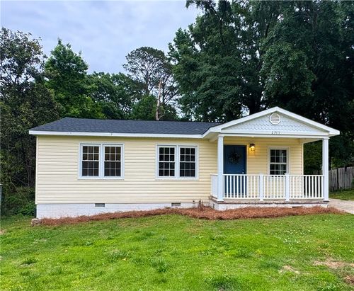 2305 Stone St, Opelika, AL, 36801-6950 | Card Image