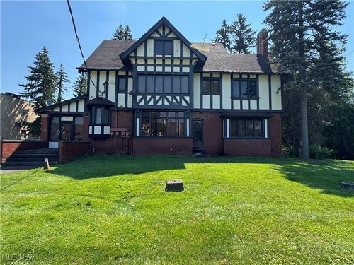 1357 5th Avenue, Youngstown, OH, 44504 | Card Image