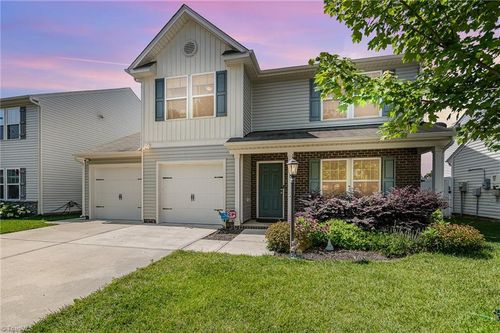 370 Inlet Place Dr, Winston-Salem, NC, 27127-7013 | Card Image