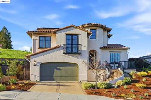 201 Willowbrook Ln, Moraga, CA, 94556-1060 | Card Image