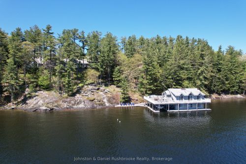 17-1247 Rosseau Lake 3 Rd, Muskoka, ON, P0C1J0 | Card Image