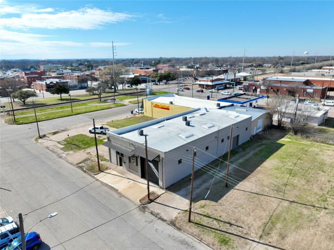 106 E Brown St, Home with 0 bedrooms, 0 bathrooms and null parking in Ennis TX | Image 7