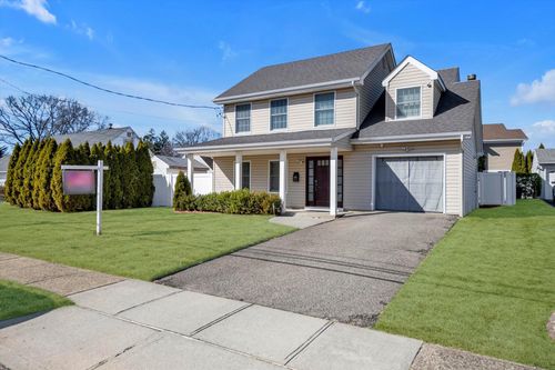 5 Edgewood Dr, Syosset, NY, 11791-4102 | Card Image