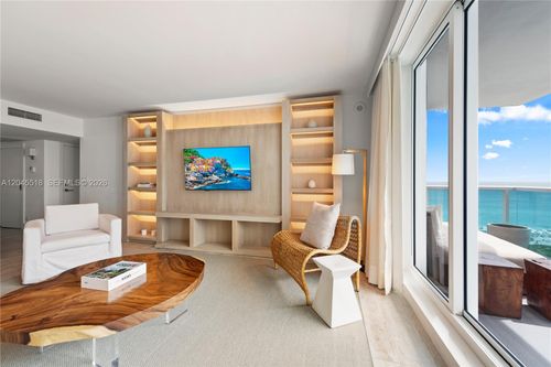 1110-102 24th St, Miami Beach, FL, 33139-1724 | Card Image