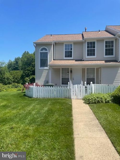 647 Croft Dr, SOUTHAMPTON, PA, 18966-4043 | Card Image