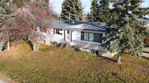 700 8 St, Fox Creek, AB, T0H1P0 | Card Image