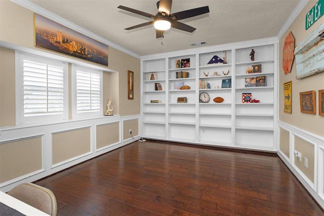 9311 Windrush Dr, House other with 4 bedrooms, 4 bathrooms and 2 parking in Spring TX | Image 6
