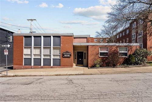 317 7th St, Ellwood City, PA, 16117-1908 | Card Image