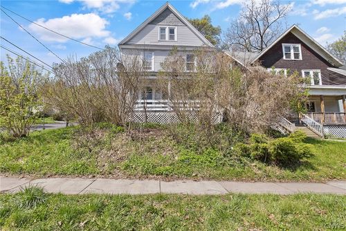 125 Kensington & Lancaster Road, Syracuse, NY, 13210 | Card Image