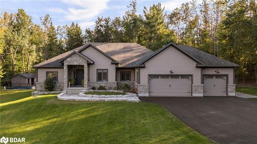 49 Sydenham Trail W, Duntroon, ON, L0M1H0 | Card Image