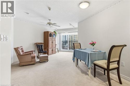 105-20 St George St, Kitchener, ON, N2G2S7 | Card Image