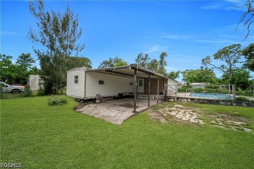 8326 Breeze Dr, NORTH FORT MYERS, FL, 33917-1716 | Card Image