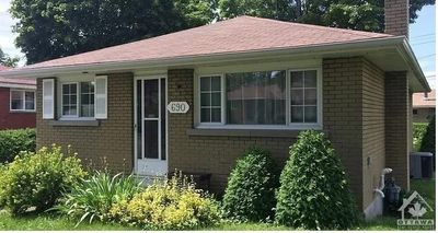 690 Roanoke St, House other with 4 bedrooms, 2 bathrooms and 4 parking in Ottawa ON | Image 2