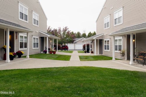 301 Evergreen Pl, Rensselaer, NY, 12144-9507 | Card Image