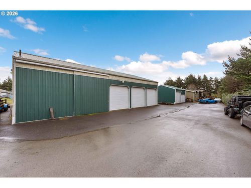 63255 Sunrise Rd, Coos Bay, OR, 97420-6629 | Card Image