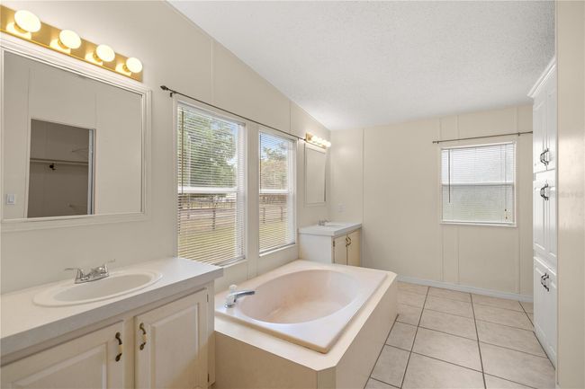 8587 Sw 34 Th Pl, House other with 5 bedrooms, 3 bathrooms and null parking in Ocala FL | Image 29