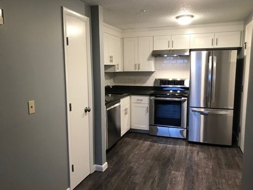 apt-9-135 Creek St, Wrentham, MA, 02093-1273 | Card Image