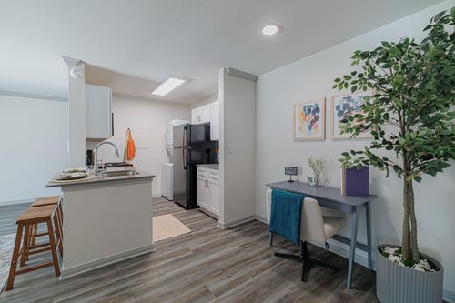 2-200 Hollow Tree Ln, Houston, TX, 77090-2819 | Card Image