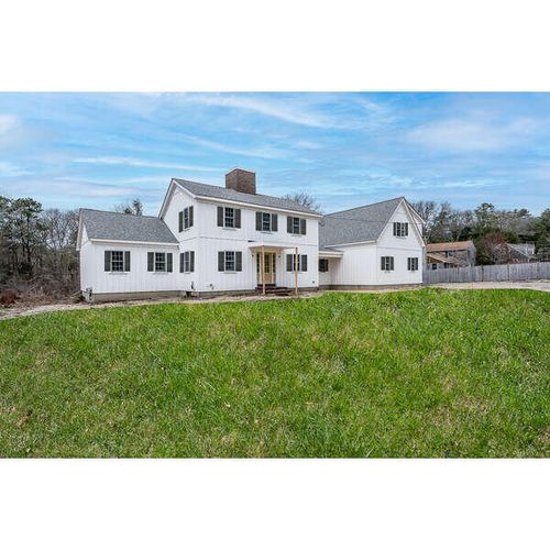 149 Grove St, Cotuit, MA, 02635-3214 | Card Image