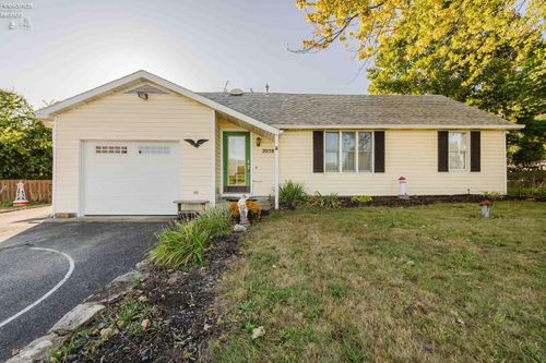 2058 S Skyline Dr, Marblehead, OH, 43440-2347 | Card Image