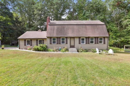 20 Settlers Lane, Newtown, CT, 06482 | Card Image