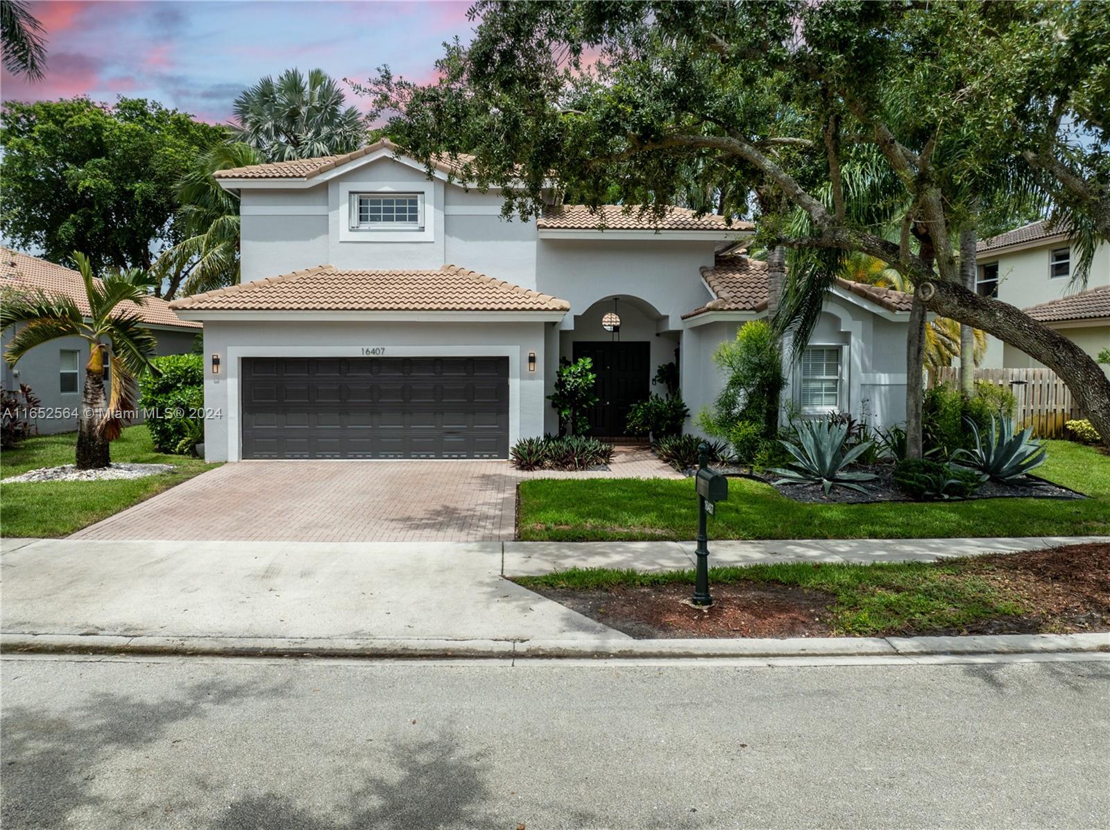 Diamond Head Dr, Weston, FL 33331