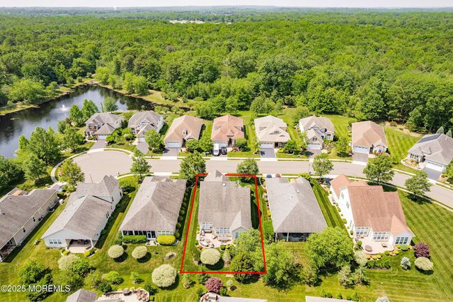 19 E Francesa Ct, Home with 3 bedrooms, 3 bathrooms and null parking in Farmingdale NJ | Image 39