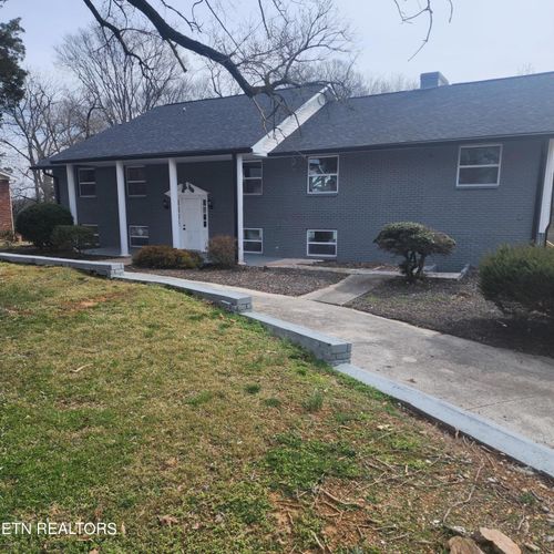 1242 Strange Rd, Lenoir City, TN, 37772-5456 | Card Image