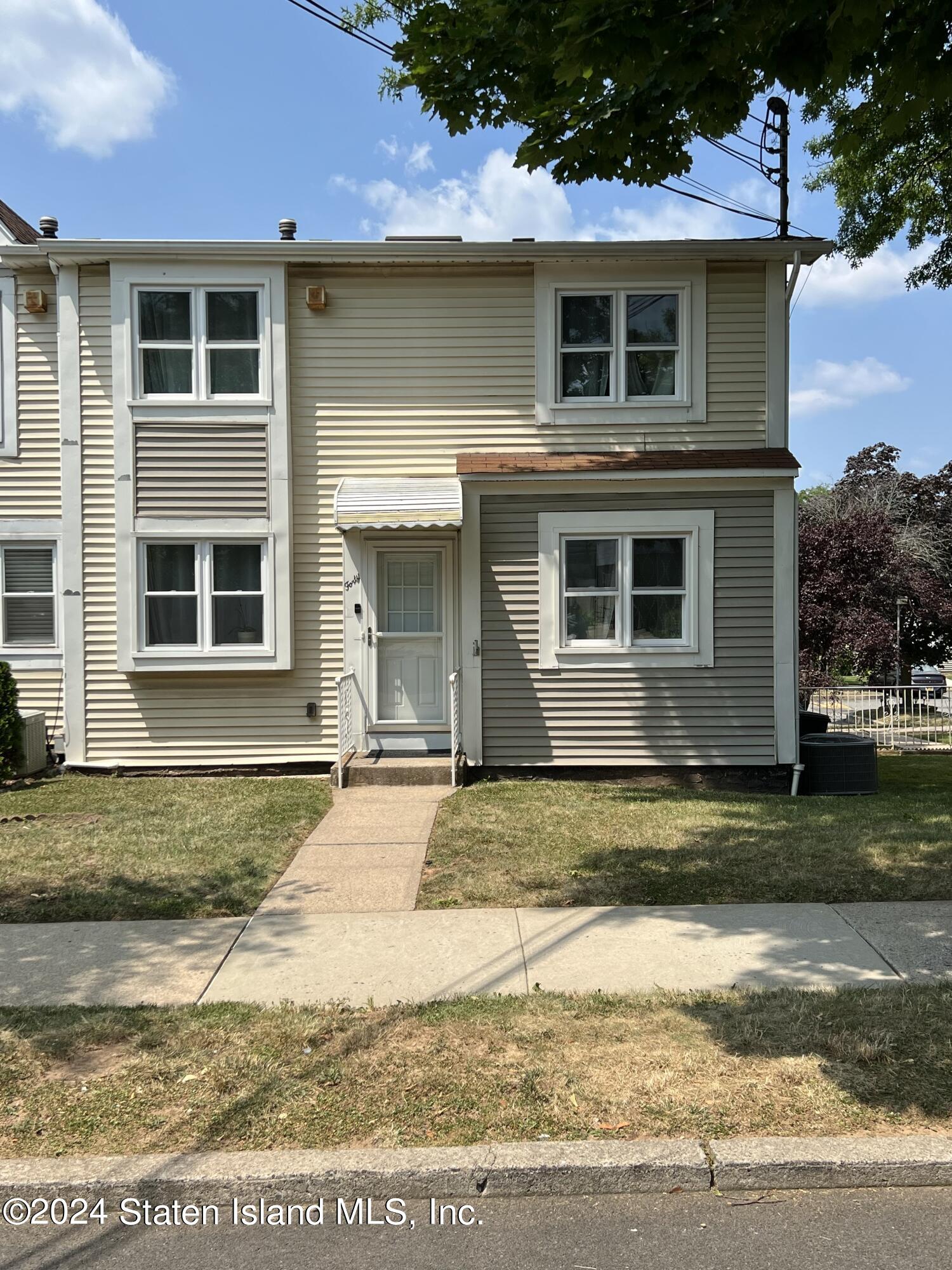 Grissom Ave, Staten Island, NY 10314