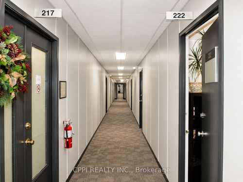 208-650 King St E, Oshawa, ON, L1H1G5 | Card Image