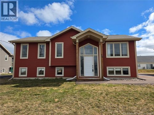 76 Sebastien St, Shediac, NB, E4P0L7 | Card Image
