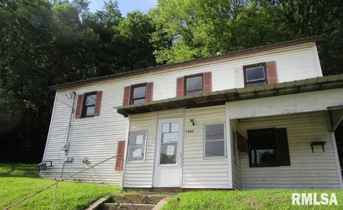 1903 Hershey Ave, Muscatine, IA, 52761-2026 | Card Image