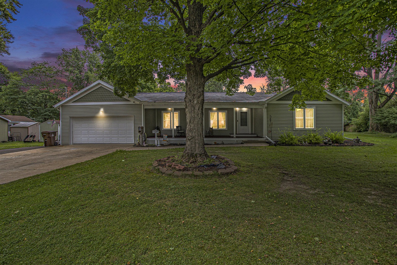 Gordon St, Marshall, MI 49068