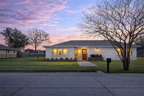 701 Mehle St, Arabi, LA, 70032-1148 | Card Image