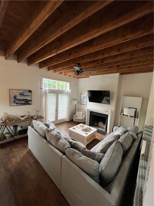 apt-c2-45 Ayrault St, Newport, RI, 02840-2774 | Card Image