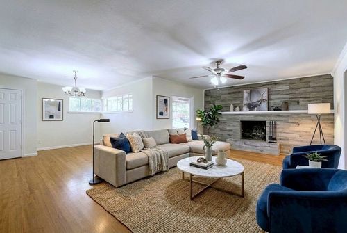 7053 Brooks Ave, Richland Hills, TX, 76118-5708 | Card Image