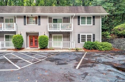 3142 Reeves St Se, Smyrna, GA, 30080-4152 | Card Image