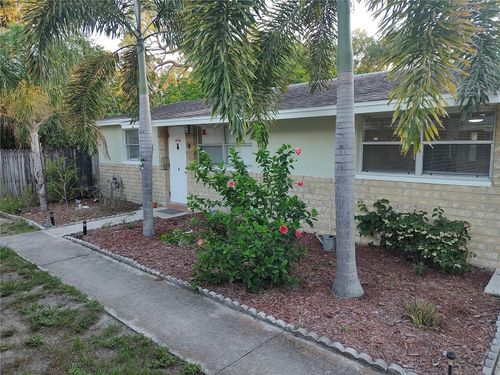 8050 47th Ave N, St Petersburg, FL, 33709-2289 | Card Image
