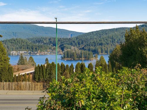 4254 Caddy Rd, North Vancouver, BC, V7G1B7 | Card Image