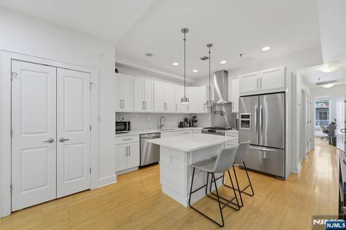 838 Park Ave, Hoboken, NJ, 07030-4187 | Card Image