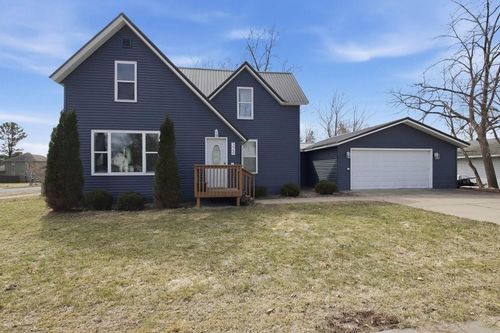 324 E 6th Ave, Stanley, WI, 54768-1110 | Card Image