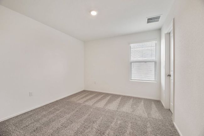 Carpeted empty room with baseboards | Image 29