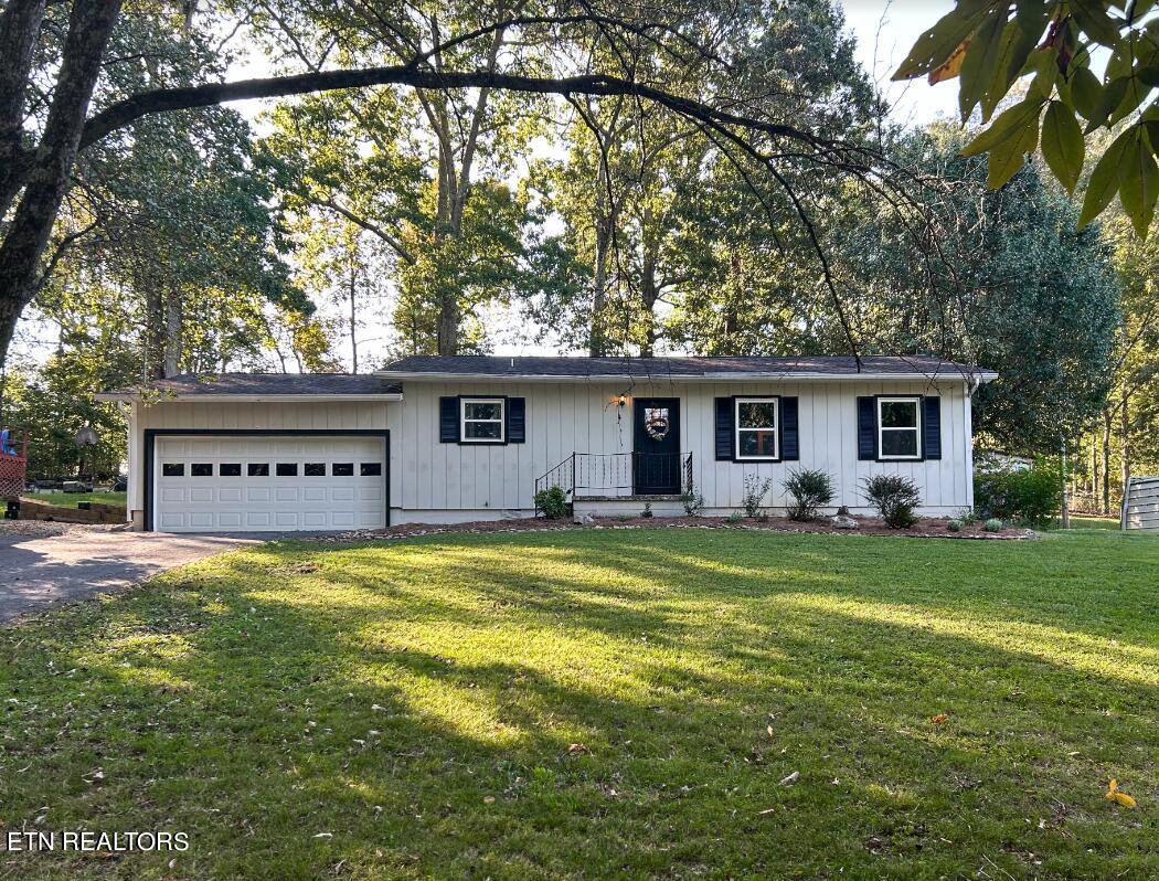 10th Ave, Lenoir City, TN 37771