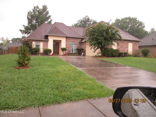 413 Ashtree Ln, Madison, MS, 39110-6702 | Card Image