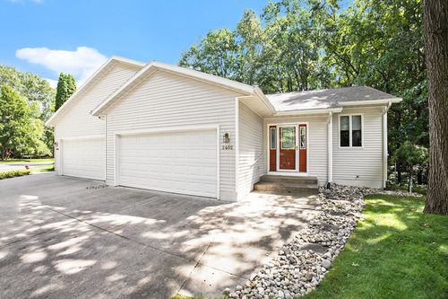 2402 Valleywood Ct, Muskegon, MI, 49441-3293 | Card Image