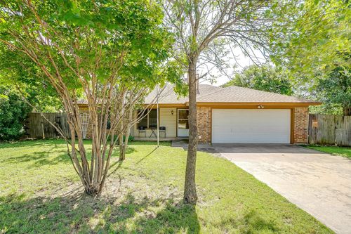 445 Black Oak Ln, Burleson, TX, 76028-6217 | Card Image