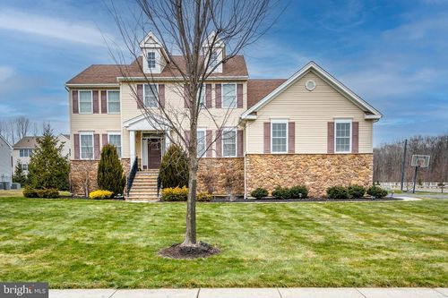 2 Eagle Ct, MONMOUTH JUNCTION, NJ, 08852-2973 | Card Image