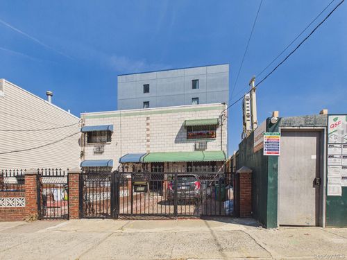 915 Home St, Bronx, NY, 10459-1812 | Card Image